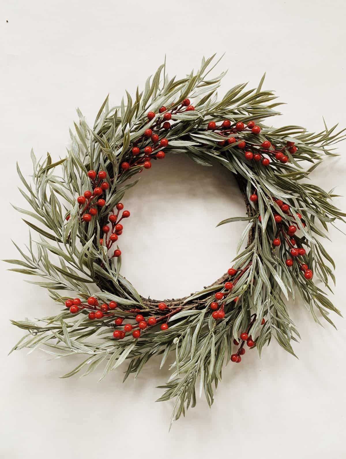 Krans eukalyptus d 50 cm røde bær