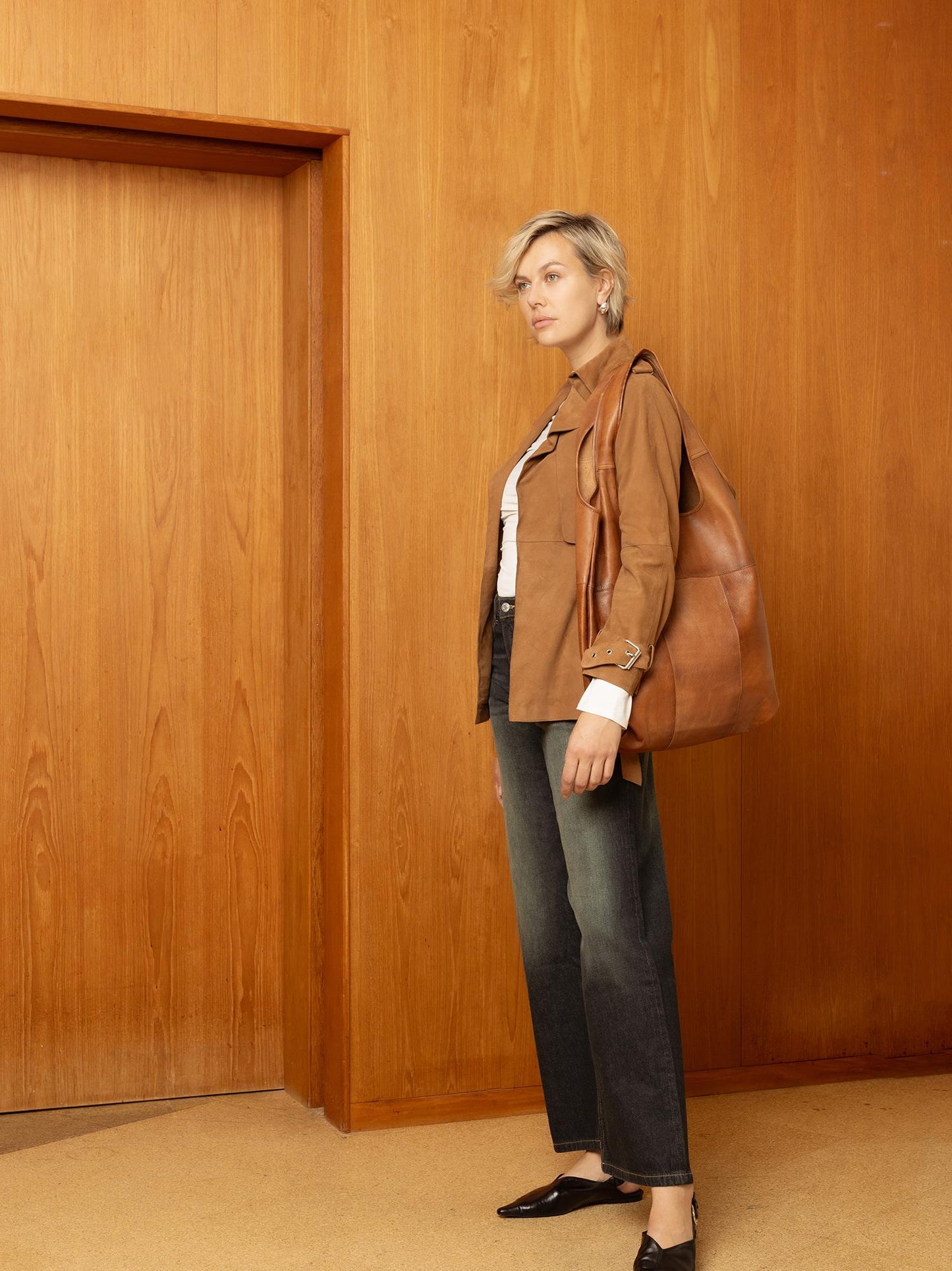 RE:DESIGNED Skinnveske Lyra Urban Walnut 100% Skinn