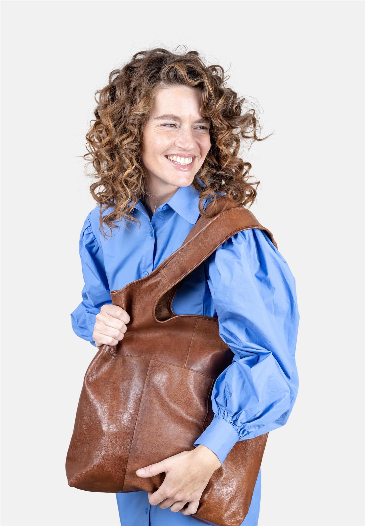 RE:DESIGNED Skinnveske Lyra Urban Walnut 100% Skinn