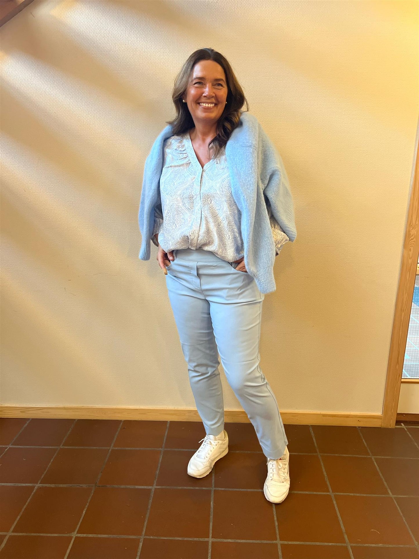 B. Copenhagen Bluse Mønstret Lyseblå/Hvit