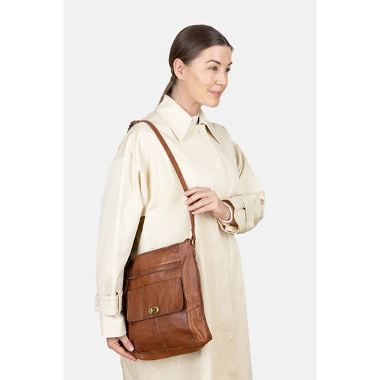 RE:DESIGNED Leknes Urban Crossover Walnut 100% Skinn