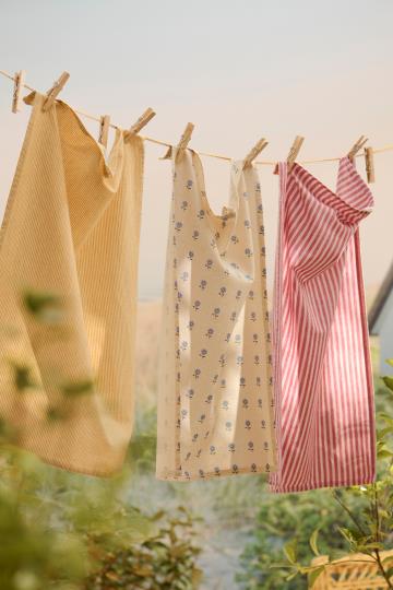 Ib Laursen Kjøkkenhåndkle Elisabeth natur med blå blomster