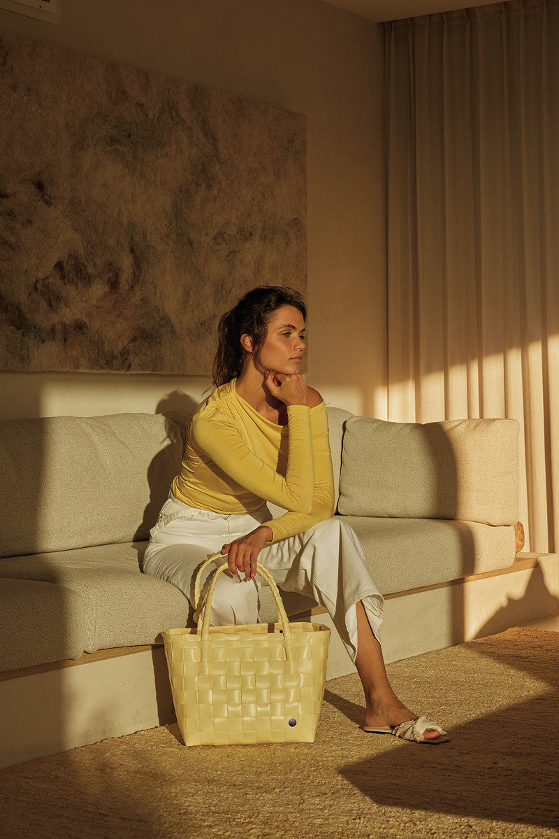 Handed By Paris Shopper Vanilla Yellow