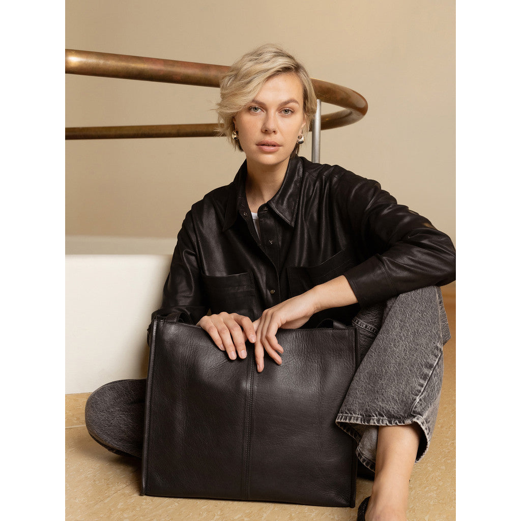 RE:DESIGNED Skinnveske Aro Urban Black 100% Skinn