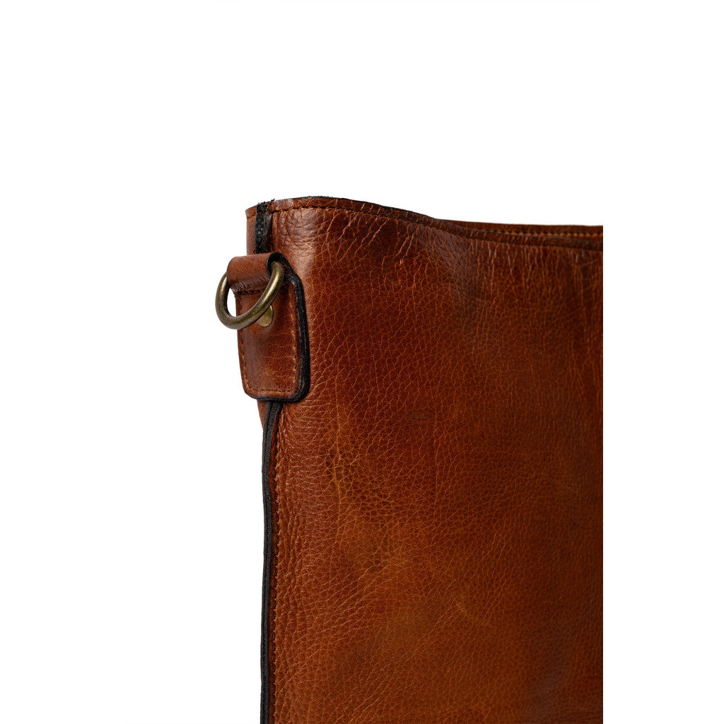 RE:DESIGNED Skinnveske Fillis Medium Crossover Walnut 100% Skinn