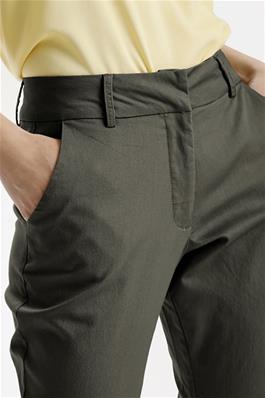 Kaffe Clothing KAlea Capri Pant Grape Leaf