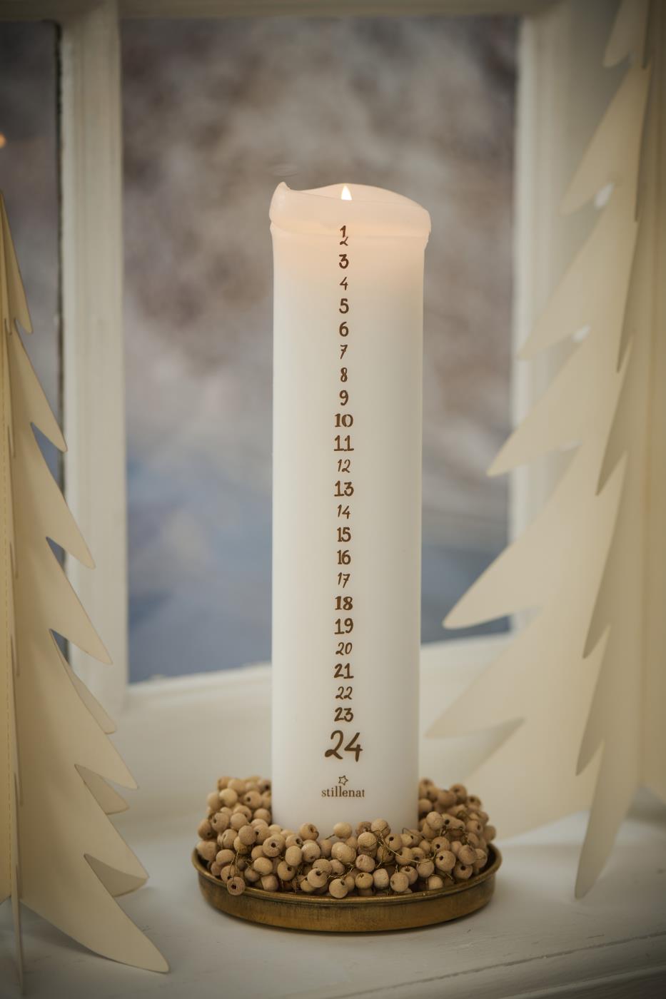 Ib Laursen Julelys/Kalenderlys 1-24 hvitt med brune tall