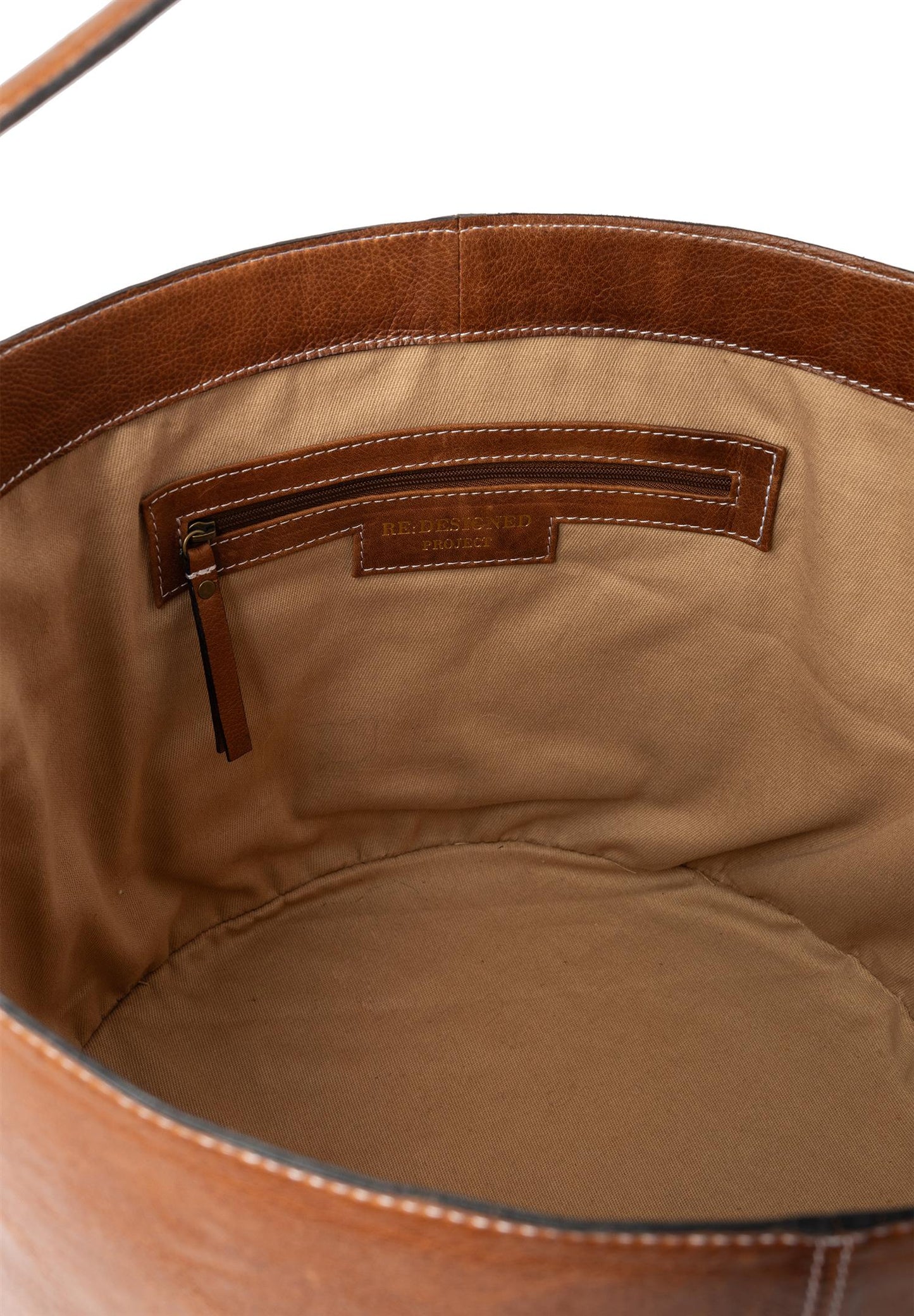 RE:DESIGNED Strikketøy-oppbevaring Prosjekt 27 Walnut 100% Skinn