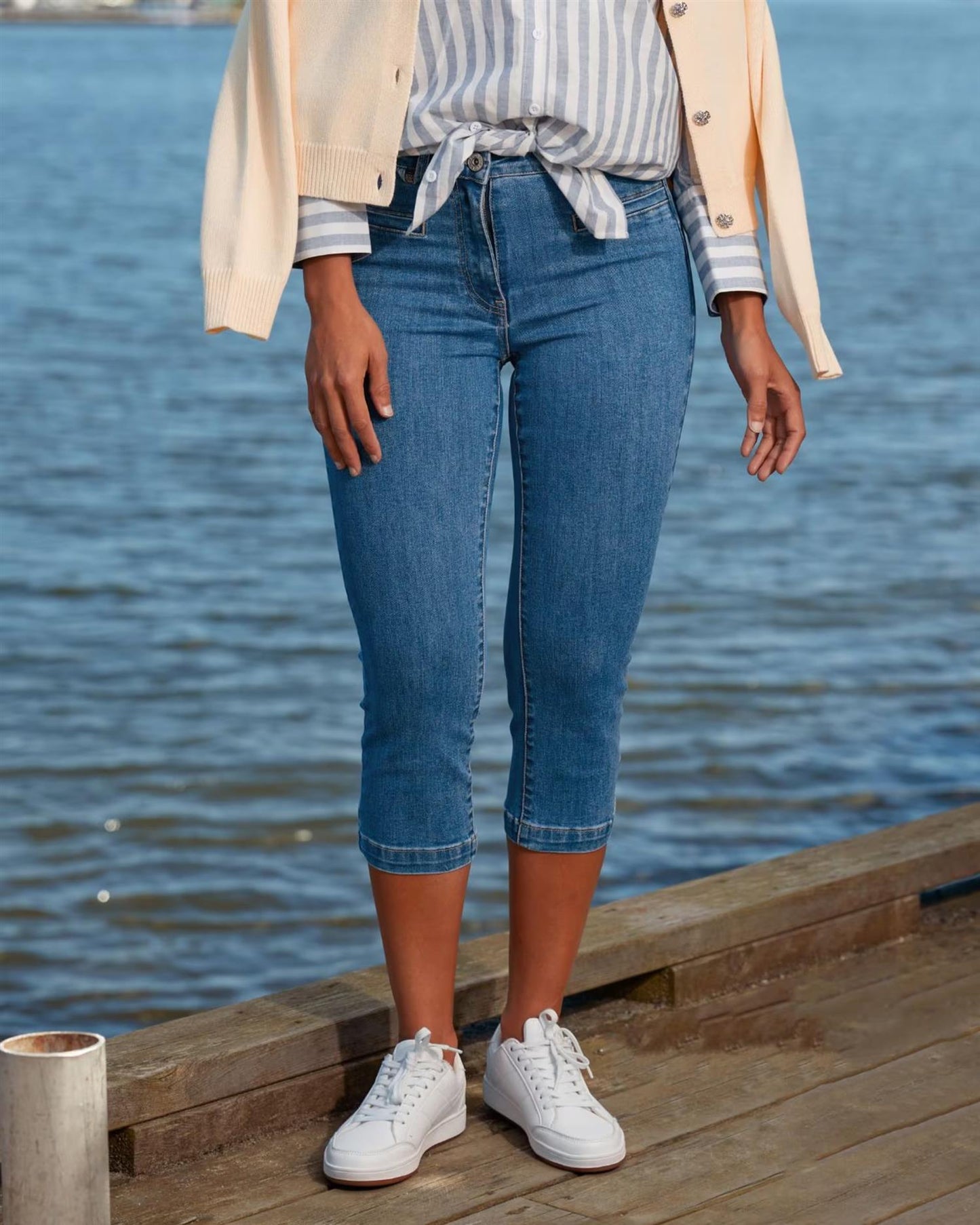 Floyd Capri Gunilla Medium Jeansblå