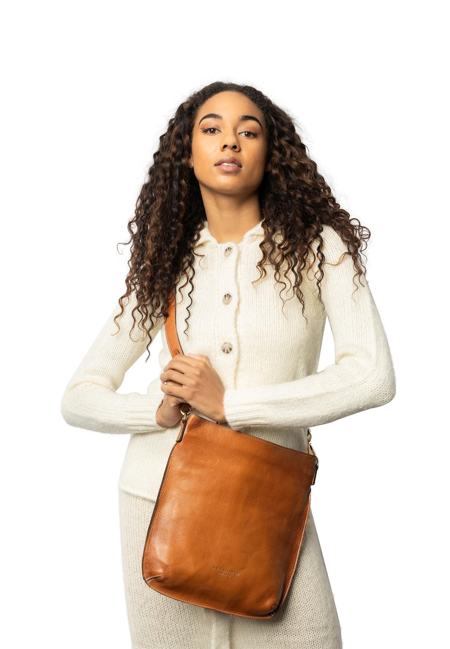 RE:DESIGNED Skinnveske Fillis Big Crossover Walnut 100% Skinn