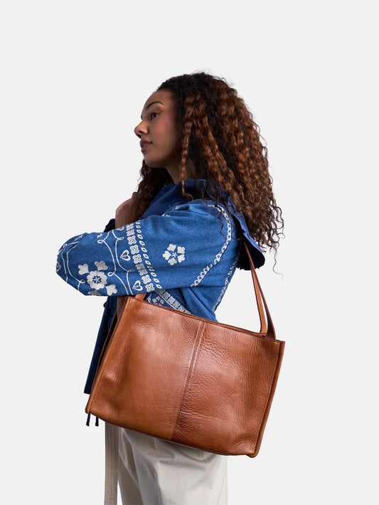 RE:DESIGNED Skinnveske Aro Small Walnut