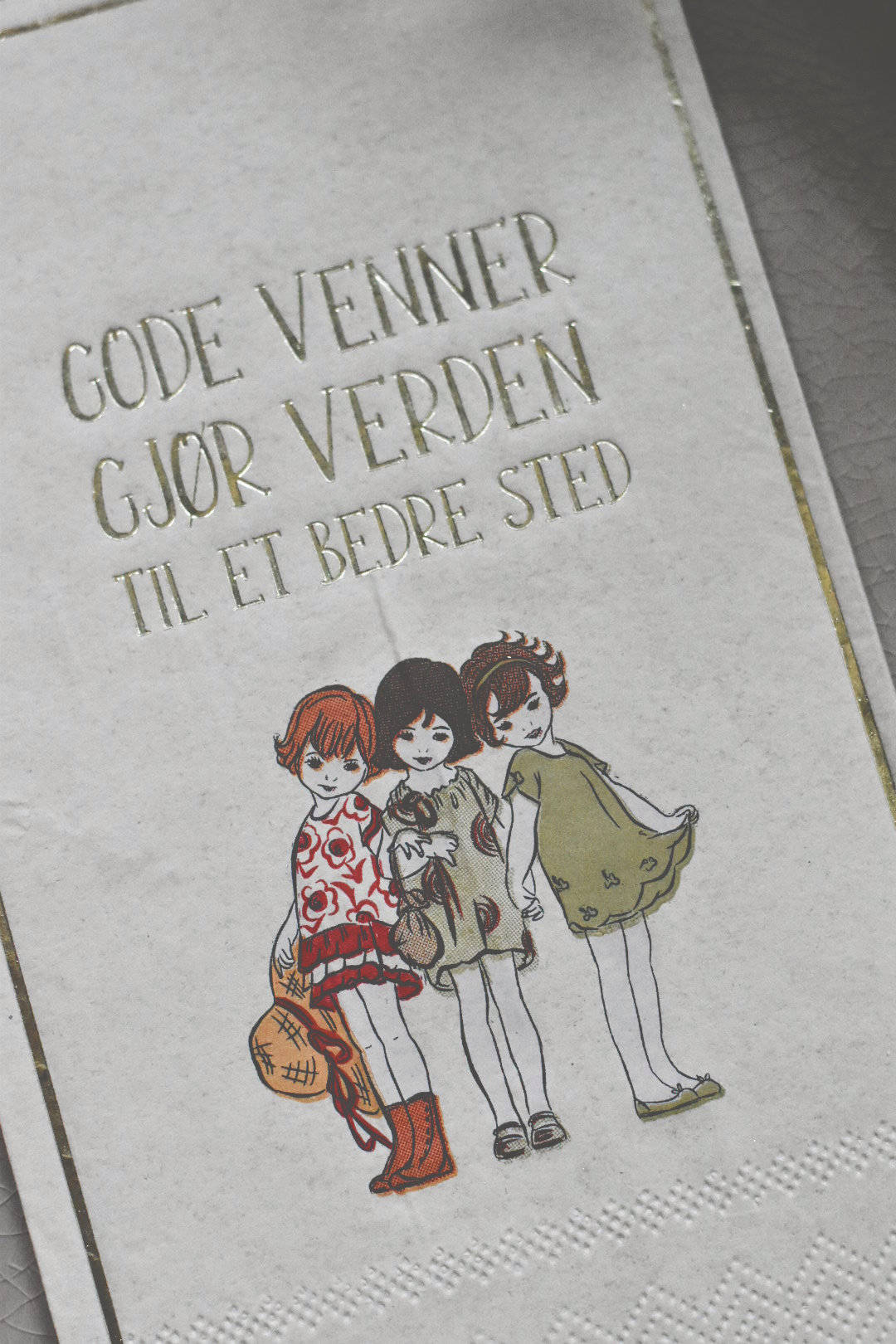 Trend Design Serviett Gode Venner – 33×44 cm