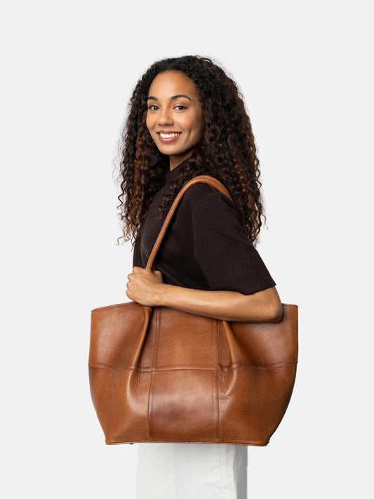 RE:DESIGNED Skinnveske Mane Big Walnut 100% Skinn