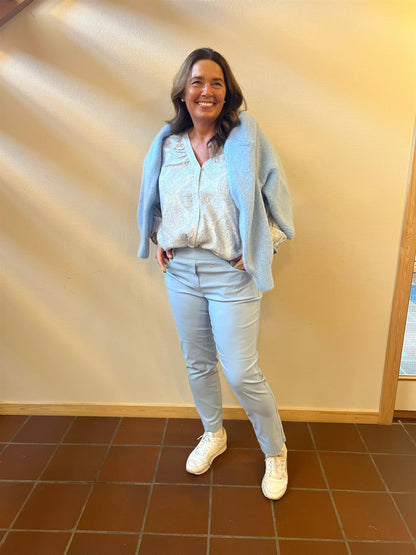 B. Copenhagen Bluse Mønstret Lyseblå/Hvit