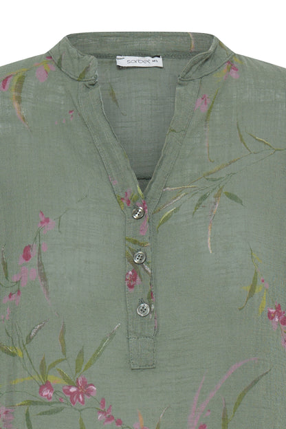Sorbet SBalexa – Olivengrønn bluse med blomsterprint