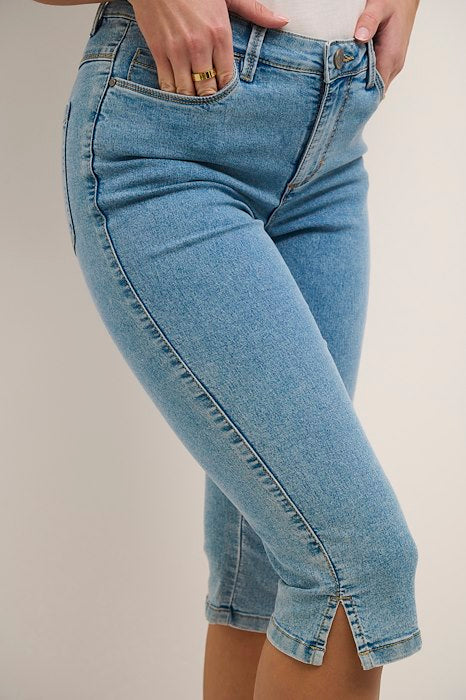 Kaffe Clothing KAvicky Capri Jeans Light Blue