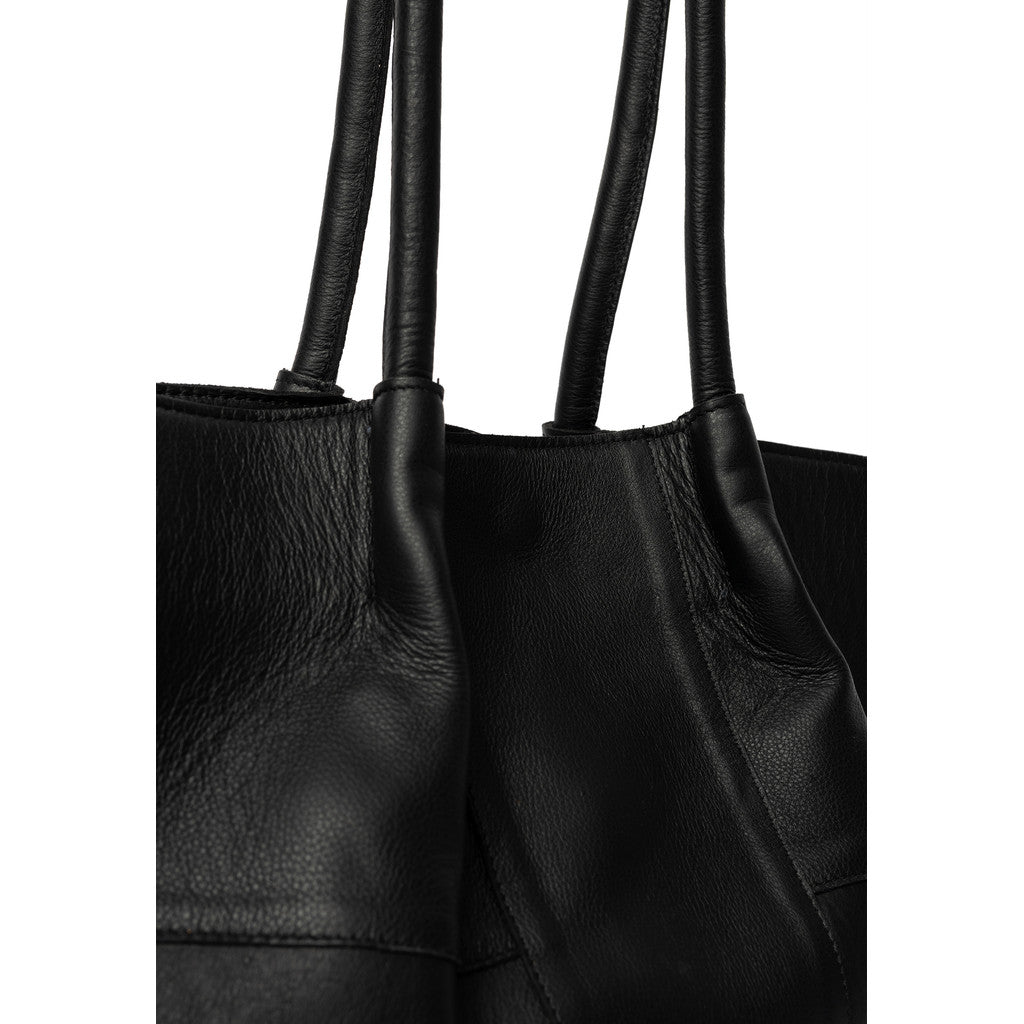 RE:DESIGNED Skinnveske Mane Small Black 100% Skinn