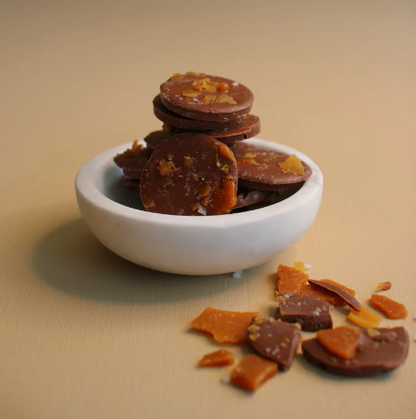 SMELT Sjokolade Pletter av melkesjokolade med honey comb-karamell