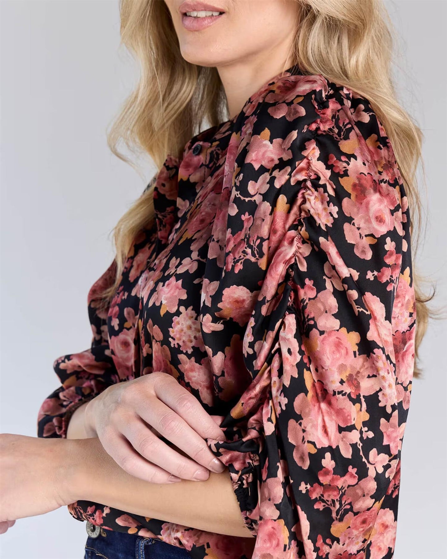 Floyd Overdel Donnie Rose, Satin