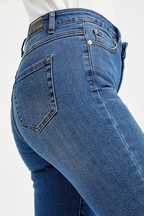 Kaffe Clothing KAsinem HW 7/8 Jeans Medium Blue Denim