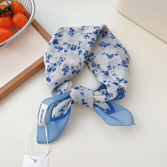 Skjerf Bandanas - blått/hvitt Blomstrete