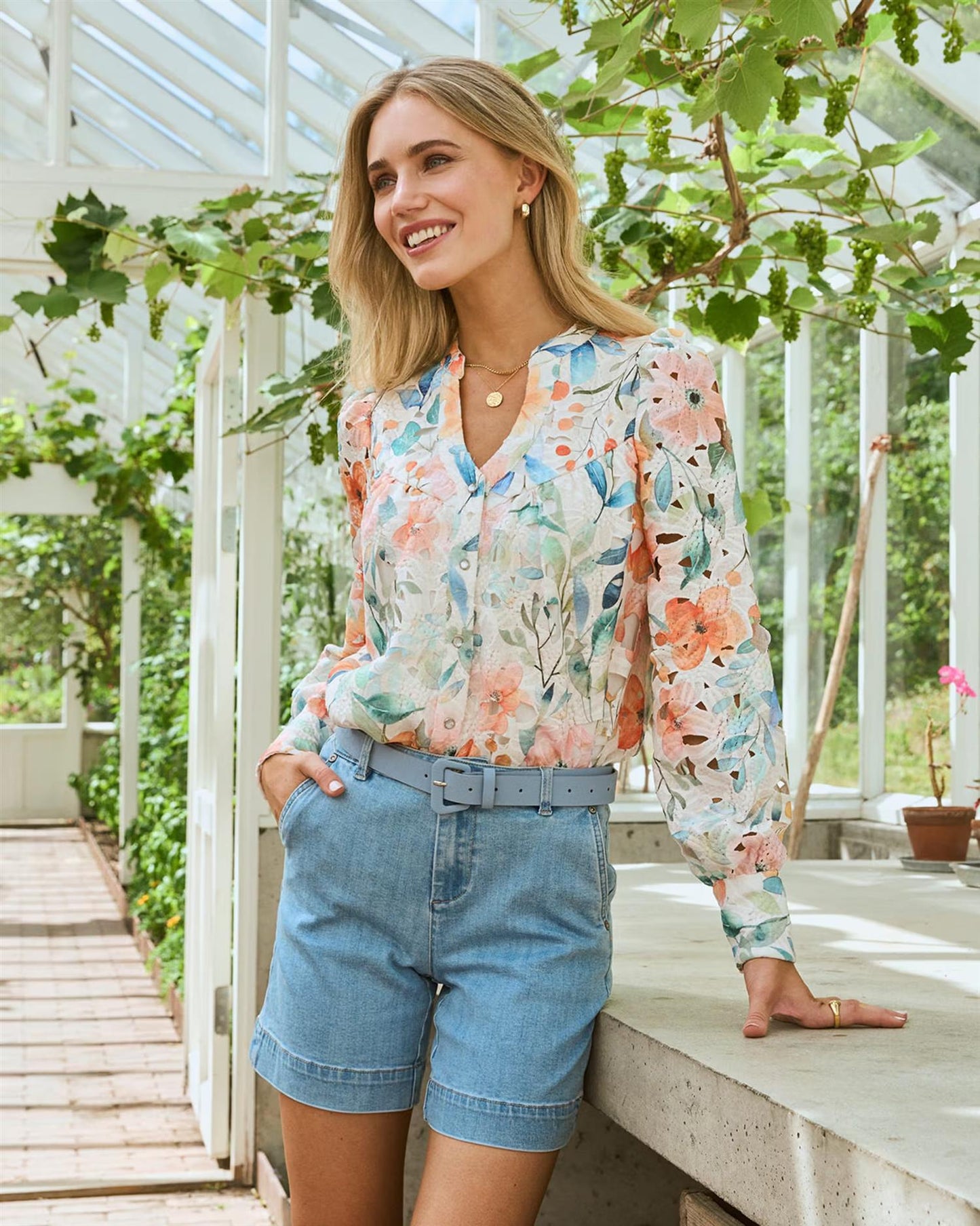Floyd Margareth 5427 - Lyseblå dongerishorts med god stretch