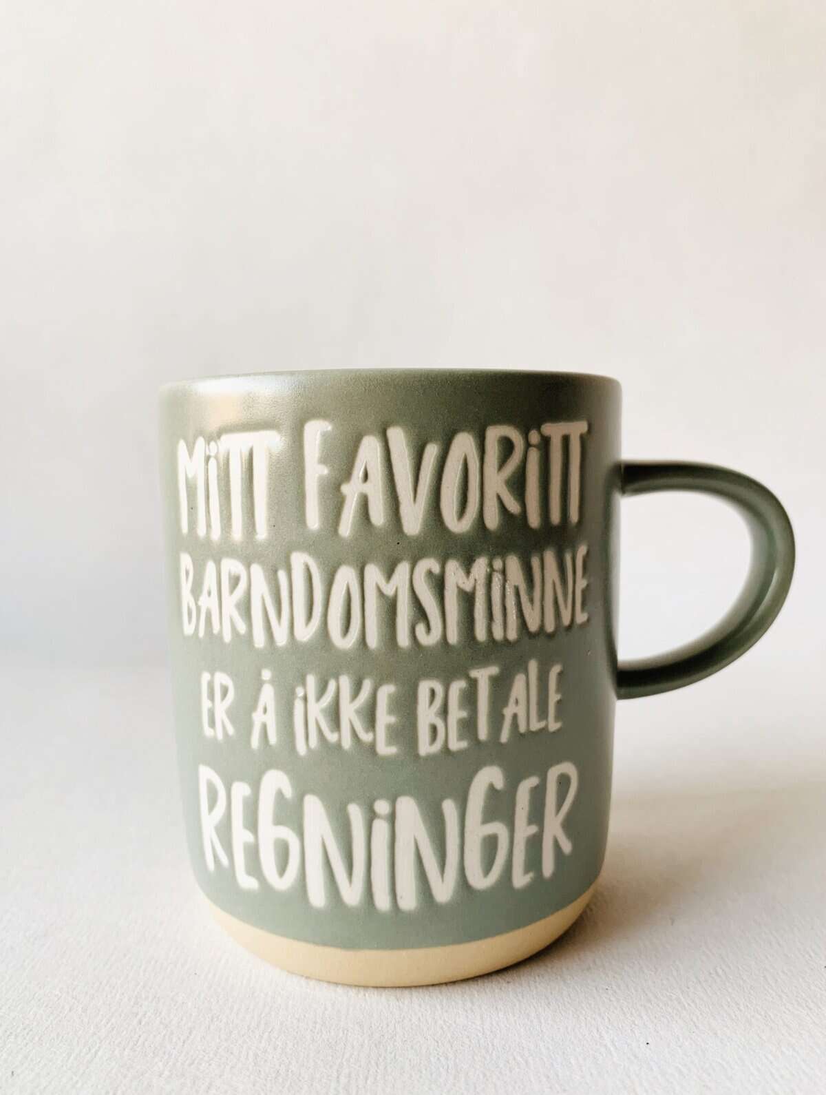 Trend Design Krus h 9,5 cm «Mitt favoritt barndomsminne»
