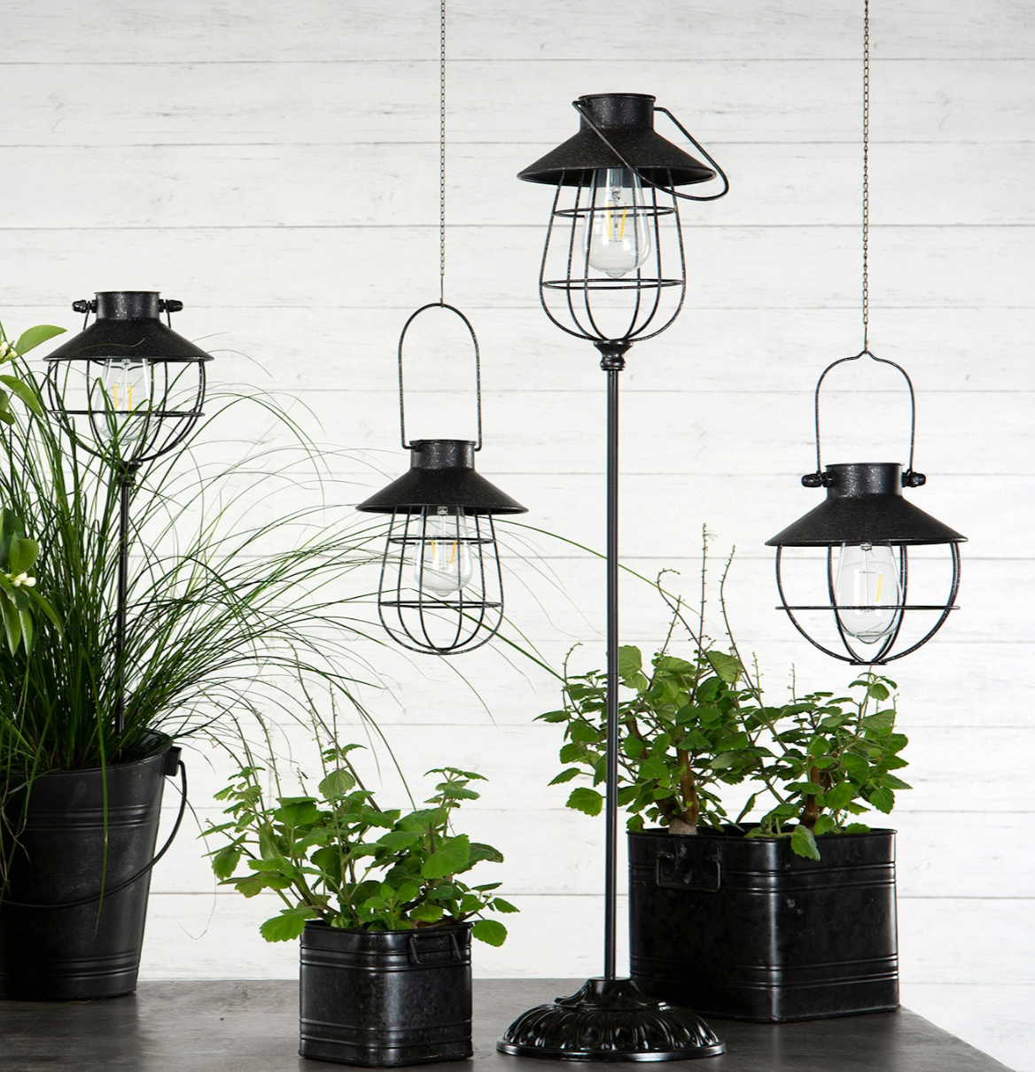 Alot Solcellelampe Häng Sort