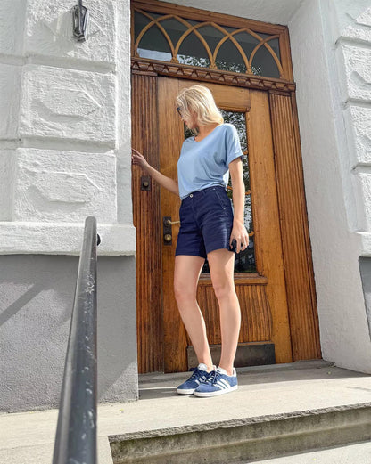 Floyd Margareth – Marineblå shorts i bomull med stretch