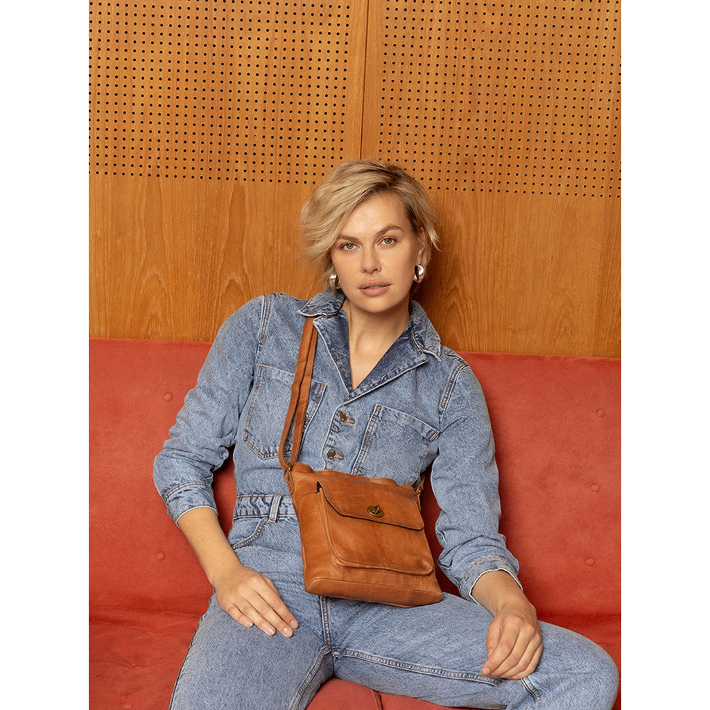 RE:DESIGNED Kay Urban Walnut 100% Skinn