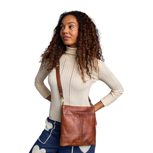 RE:DESIGNED Skinnveske Olea Small Walnut 100% Skinn