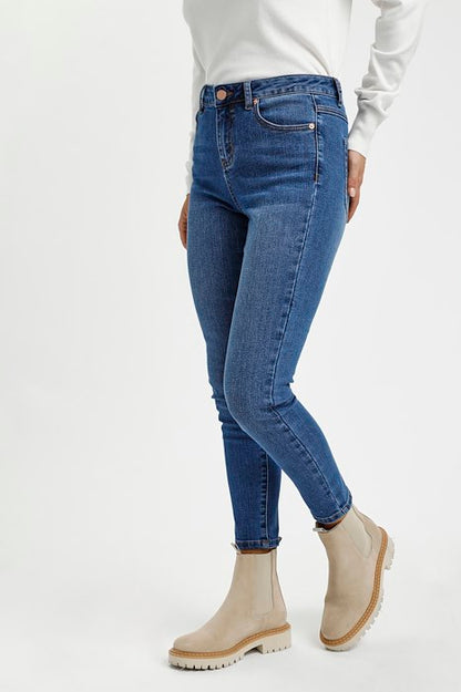 Kaffe Clothing KAsinem HW 7/8 Jeans Medium Blue Denim