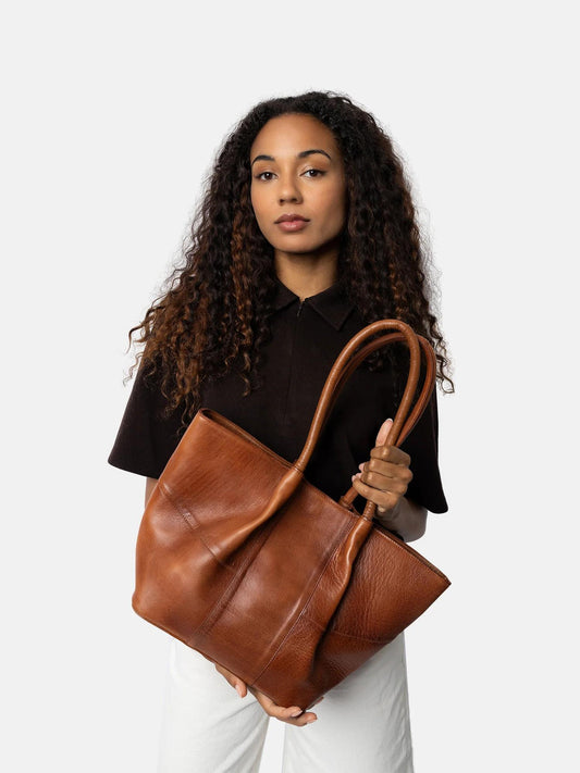 RE:DESIGNED Skinnveske Mane Small Walnut 100% Skinn