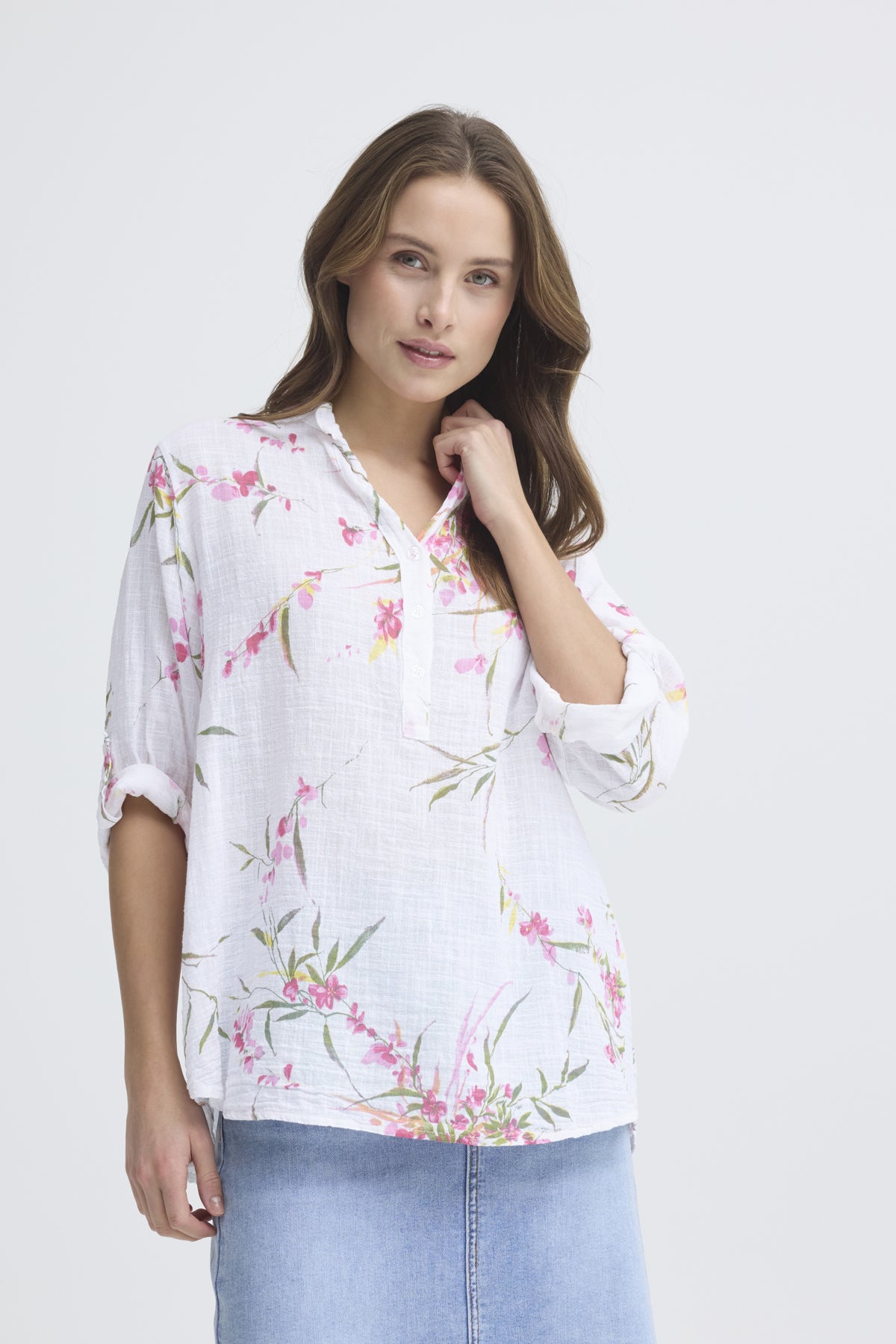 Sorbet SBalexa – Hvit bluse med blomsterprint