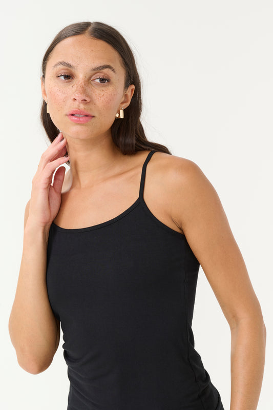 Kaffe KAfrida – Sort tettsittende singlet med smale stropper