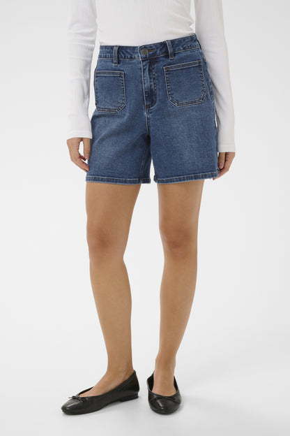 Kaffe KAbrook – Mørkeblå denimshorts med påsydde frontlommer