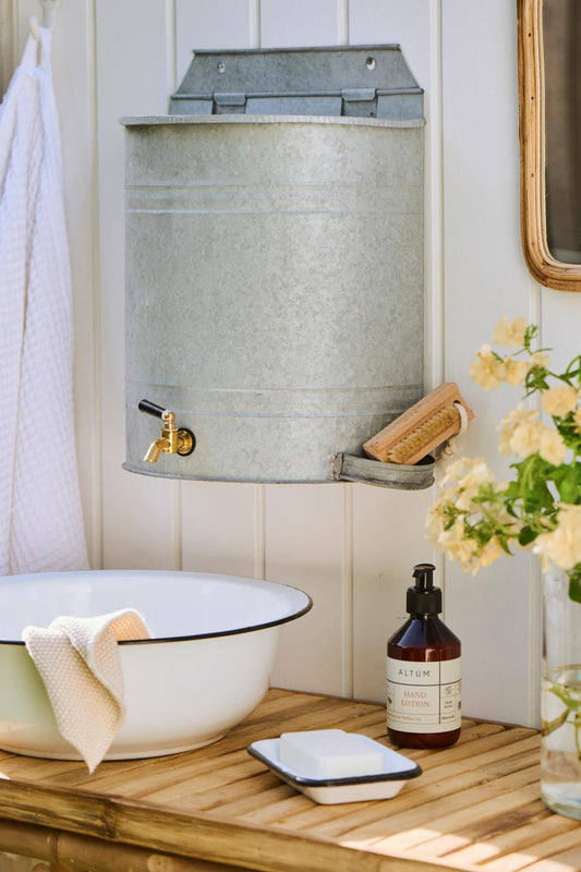 Ib Laursen Vannbeholder i sink