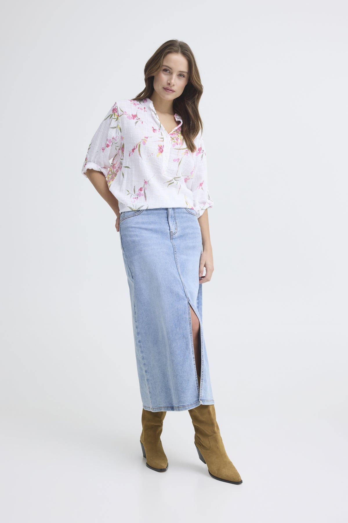 Sorbet SBalexa – Hvit bluse med blomsterprint