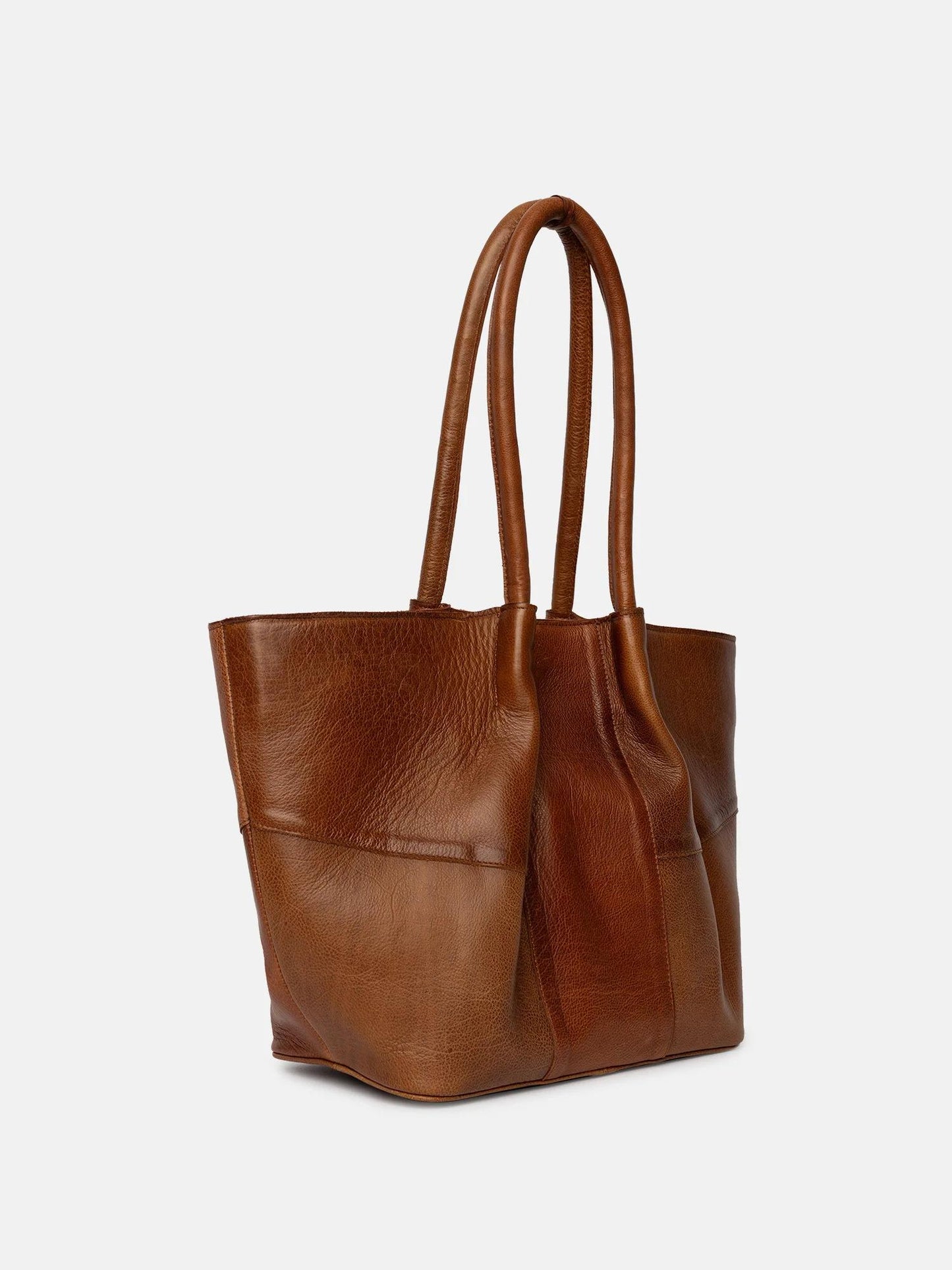 RE:DESIGNED Skinnveske Mane Small Walnut 100% Skinn