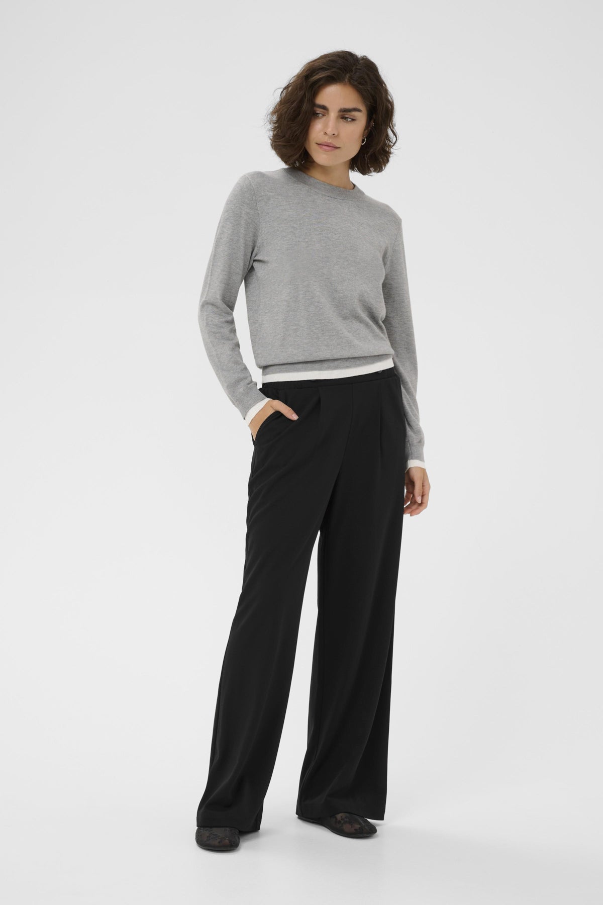 Kaffe KAphoebe Pants – Sort bukse med knappedetaljer